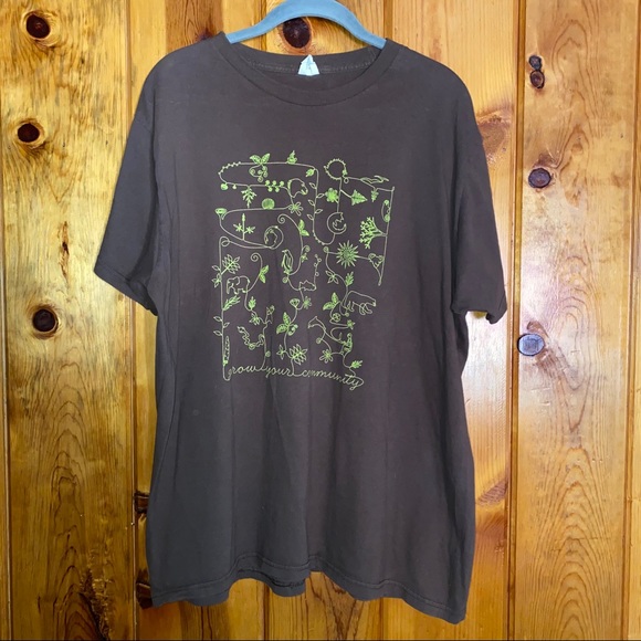 Tops - VINTAGE Grow Your Community Plants & Animal Tee